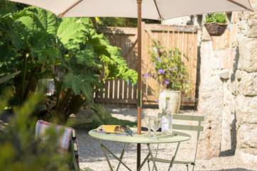 Al fresco dining.