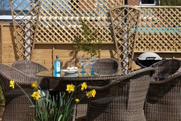 A cheeky drink in the sunshine.