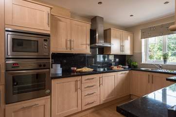The well-equipped kitchen.
