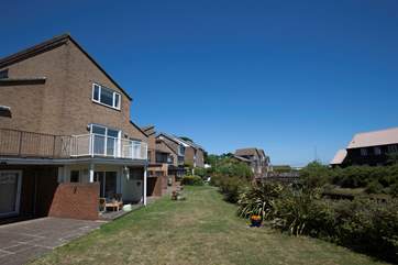 To the back of 5 Yar Quay. there is a shared lawn.
