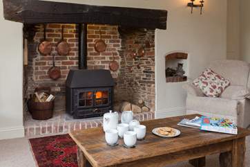 The owners kindly provide all your logs so that you can enjoy the wood-burning stove for out-of-season breaks here.