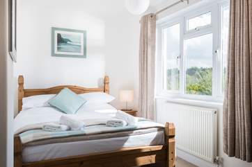 Bedroom 2 has a kingsize double double bed (5').