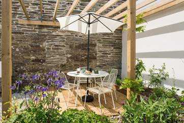 Enjoy the best of the Cornish sunshine by taking your meals alfresco