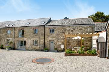 Hocking's Green is a beautifully converted barn set around a sheltered courtyard