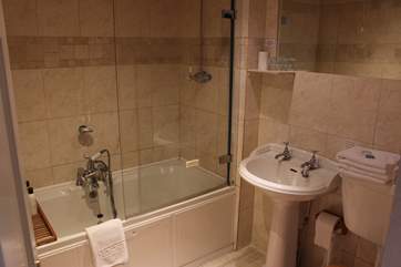 En suite bathroom to the master bedroom.