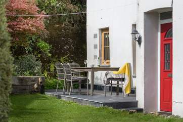 Al fresco dining on the sunny deck.