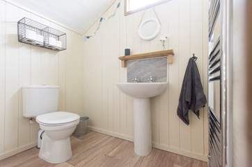 In addition to the shower-room with WC, the cloakroom is really handy.