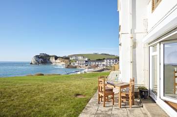 Bay View, the name of this property is definitely appropriate!