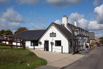 The nearby White Horse Inn is popular with locals and visitors