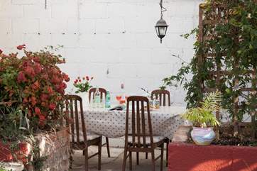 There is a fully enclosed courtyard with under-cover outdoor terrace.