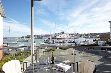 Enjoy this spectacular view across the harbour