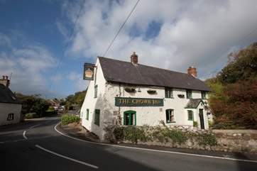 Take a stroll to the nearby pub.