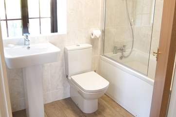 The en-suite bathroom.