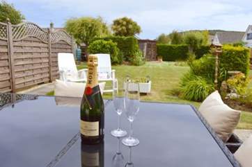 Open up a cheeky bottle!