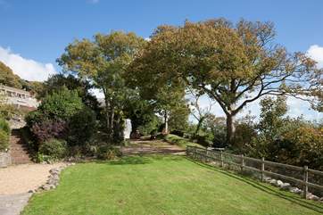 Fully enclosed garden to allow the children or dogs do run around