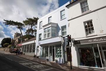 starfishis located is the center of the lovely town of Ventnor