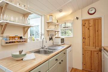 Find everything you need in the sweet kitchen for cooking your favourite meals.