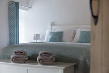 Peeping into Bedroom 1 (which has a kingsize double bed).