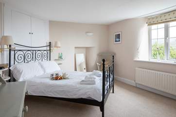 This pretty master bedroom has a 4ft 6in double bed.