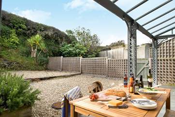 Enjoy mealtimes under the verandah.