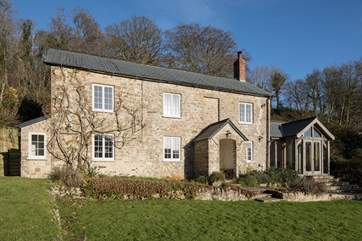 Barnell Cottage faces south west and has delightful views over Branscombe Vale.