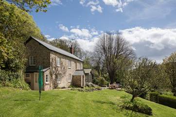 Set in beautiful gardens, there is plenty of space for all the family, including your dog.