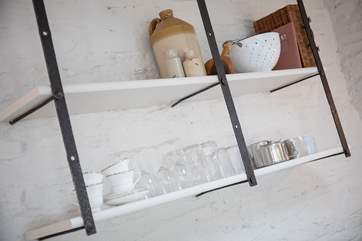 Wonderfully well-equipped with everything you could need to cook up and serve a scrumptious supper.