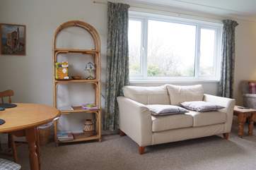 The sitting/dining-room.
