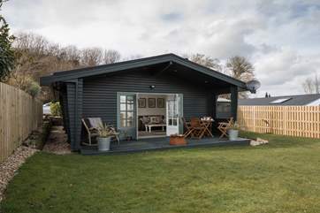 Self-contained within a fully enclosed garden, this tranquil location offers the chance to unwind
