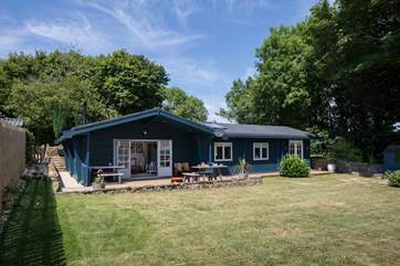 Set in the most tranquil location, all you will hear at Ridge Lodge are the birds.