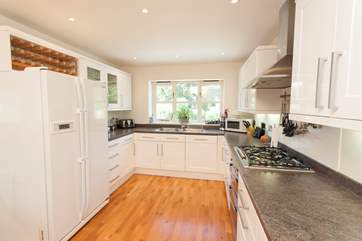 The large kitchen gives you plenty of space and everything you will need to prepare those favourite meals.