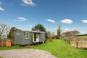 Duck's Puddle Shepherd's Hut is right on the edge of the Quantock Hills Area of Outstanding Natural Beauty in a private setting with a hot tub.