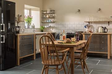 The open plan kitchen-area.