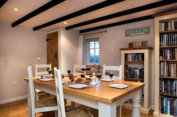 The cottage dining-room, also offers plenty of holiday reading material.