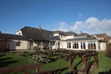 Enjoy a lunchtime at the local pub with a great beer garden.