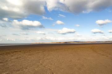 Across the estuary is Instow's stunning sandy beach - dog friendly all year round. It is an easy drive or you can use the wonderful seasonal passenger ferry.