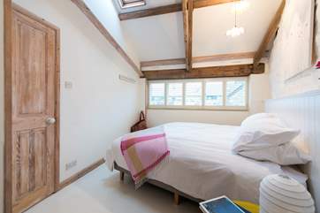 The 6' bed is 'zip and link' (can be a double or made into a twin).