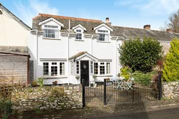Welcome to the delightful White Cottage.