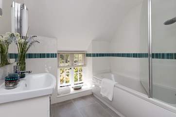 The cottage also has this family bathroom, shared by the twin bedroom