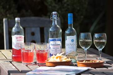 Finish the day with a glass of something nice in the garden, enjoying the long lasting Isle of Wight sunshine.