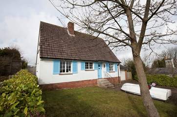 This traditional looking cottage is such a delight, you will be surprised the moment you open the door.