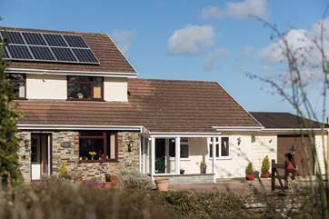 Welcome to Little Meadowside which is attached to the owners' home.
