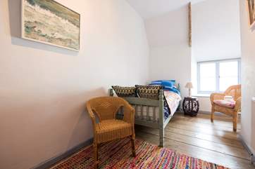 The single bedroom.