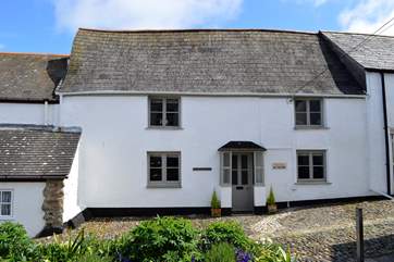 Welcome to beautiful Pendower House in the heart of Newlyn.