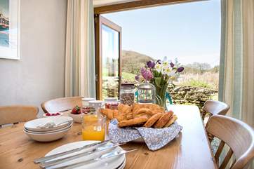 Open up the bi-fold door and enjoy the views of open fields and woodlands.