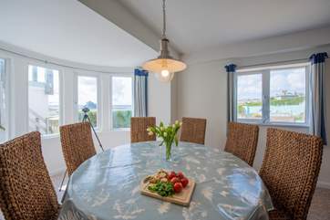The dinin g area with great views to Mount's Bay.