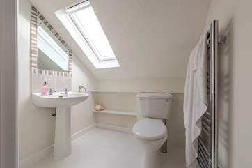The en suite shower-room.