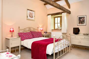 Brambles has two delightful bedrooms.