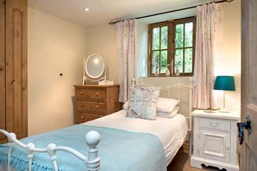 Swallows Nest has two pretty bedrooms.