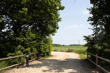 The entrance to the parking area, just a few minutes away.